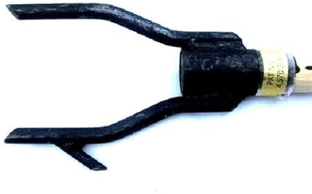 Leggett's Trapper's Helper Animal Handling Trap / Stake Grabber Stick