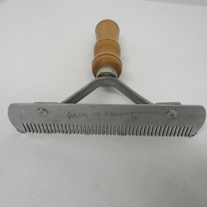 Used (Vintage) Fur Comb